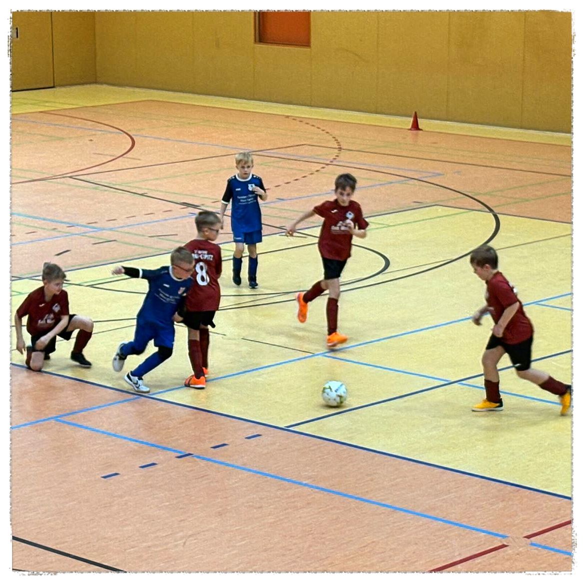 E-Junioren in Dipps am Ball